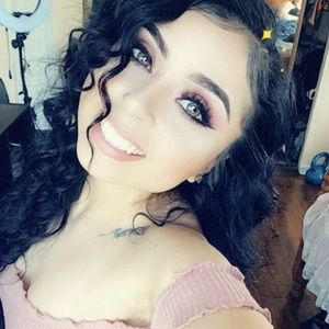 Meet your Posher, Nayeli